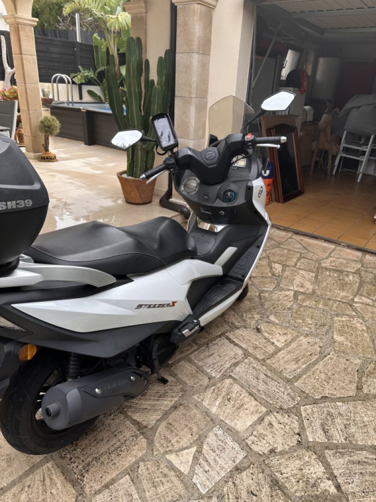 Roller 125 Daelim Steezer