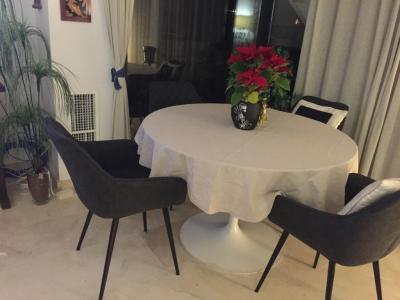 Mesa redonda blanca, diámetro 1,20 m