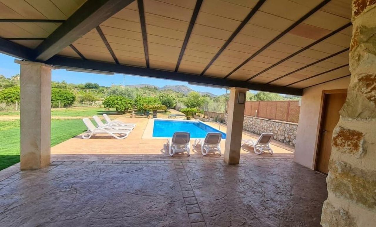 Rustikale Finca in San Lorenzo zu vermieten