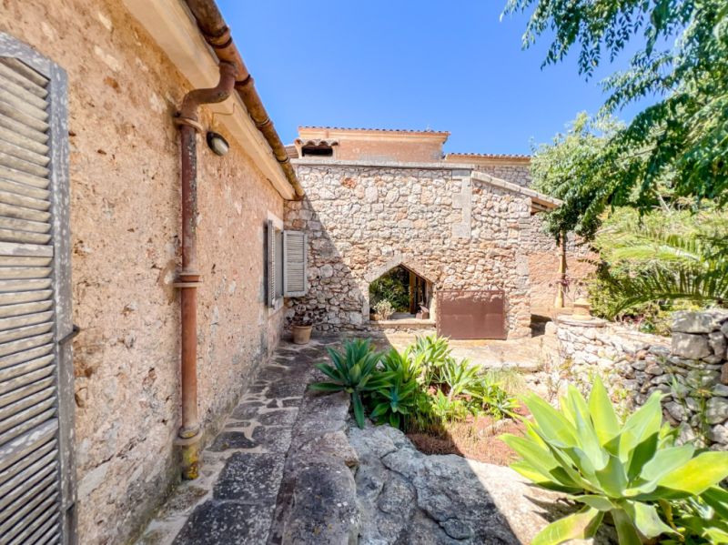 Rustikale Finca zum Verkauf in Santanyí. Nr. Baes-2027