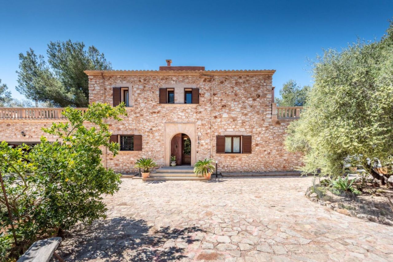 Rustic property for sale in Portocolom -Ref. Baes-2021
