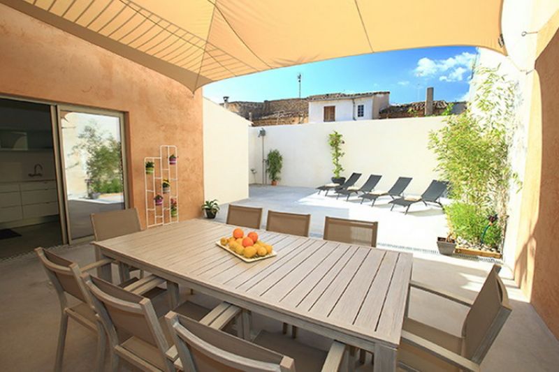 SEASON 25 / 26: Renovated, modern village house with courtyard in San Llorenc -- DH 08 WT