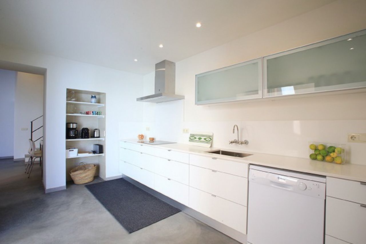 SEASON 25 / 26: Renovated, modern village house with courtyard in San Llorenc -- DH 08 WT