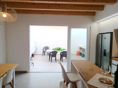 SAISON 26 / 27: 2 Etagenreihenhaus mit Terrasse in S Illot -- RH 13 T