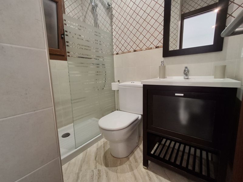 SAISON 26/27: Grosses Apartment mit Gemeinschaftspool in 1. Linie der Küste v Portocolom -- AP 403aT