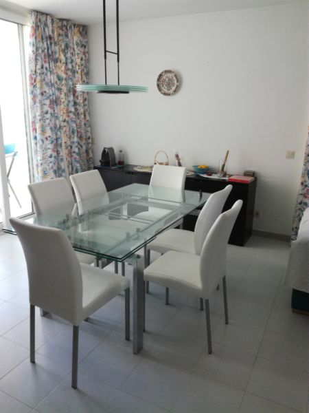 SAISON ab SEPT 26 : Parterrewohnung mit Kamin, Pool und Meerblick in Porto Colom -- AP 159 T