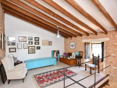 Season: Exceptional finca on 2 floors with oil central heating and mountain view near Cas Concos-- F 165 T