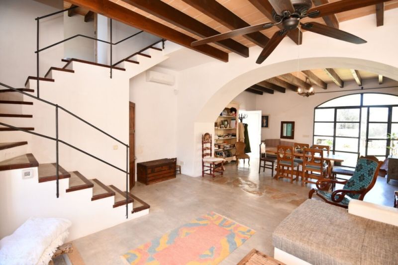 Season: Exceptional finca on 2 floors with oil central heating and mountain view near Cas Concos-- F 165 T