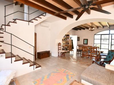 Season: Exceptional finca on 2 floors with oil central heating and mountain view near Cas Concos-- F 165 T