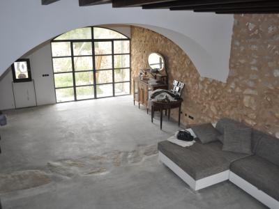 Season: Exceptional finca on 2 floors with oil central heating and mountain view near Cas Concos-- F 165 T