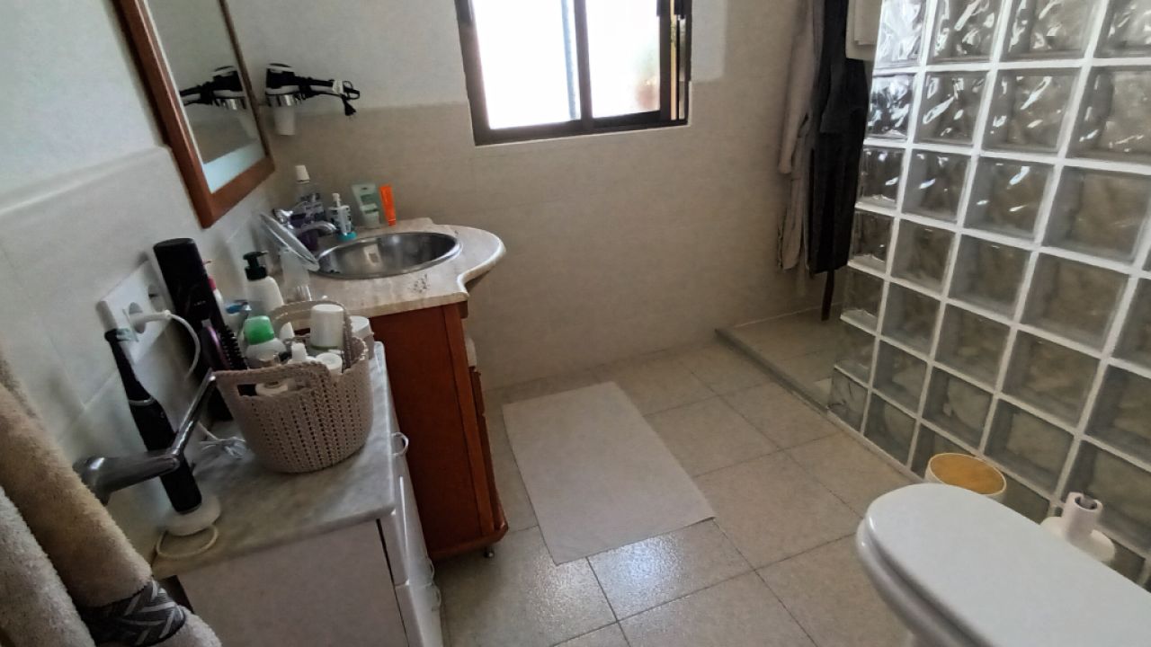 SAISON bis zu 4 Monate: Ebenerdiges Chalet mit Pool, AC; Pelett am S Amarrador - Santanyi -- CH 42 T