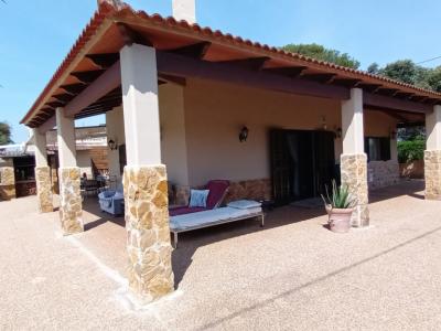 SAISON bis zu 4 Monate: Ebenerdiges Chalet mit Pool, AC; Pelett am S Amarrador - Santanyi -- CH 42 T