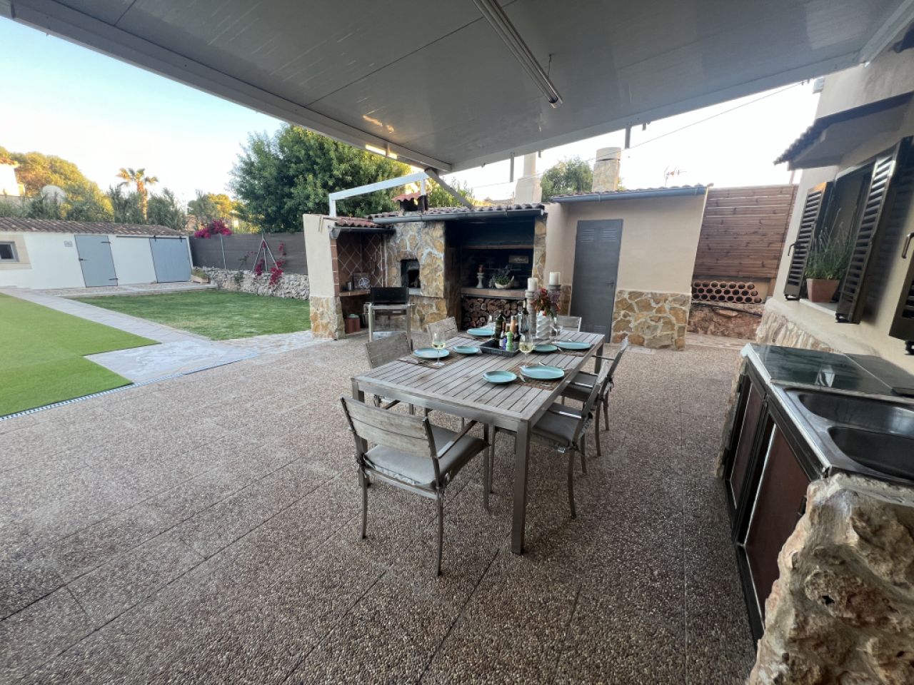 SAISON bis zu 4 Monate: Ebenerdiges Chalet mit Pool, AC; Pelett am S Amarrador - Santanyi -- CH 42 T