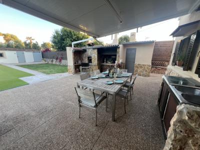 SAISON bis zu 4 Monate: Ebenerdiges Chalet mit Pool, AC; Pelett am S Amarrador - Santanyi -- CH 42 T