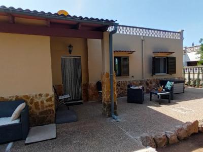 SAISON bis zu 4 Monate: Ebenerdiges Chalet mit Pool, AC; Pelett am S Amarrador - Santanyi -- CH 42 T