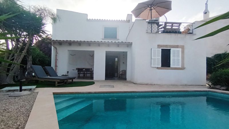 Saison: Chalet mit Fussbodenheizung, Garten und Pool in Cala LLombards -- CH 07 T