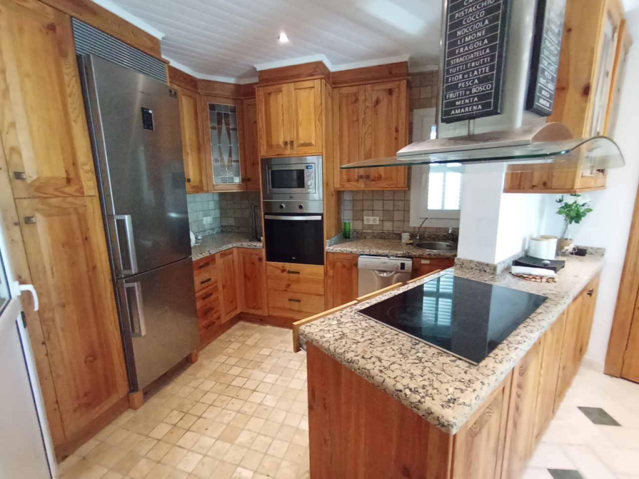 Saison: Chalet mit Fussbodenheizung, Garten und Pool in Cala LLombards -- CH 07 T