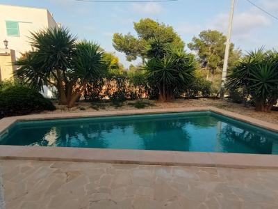 Saison: Chalet mit Fussbodenheizung, Garten und Pool in Cala LLombards -- CH 07 T