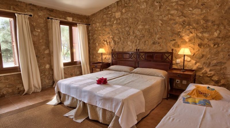 Saison: Ebenerdige Casita von 3 SZ und Gemeinschaftspool auf dem Land bei Manacor -- F 266 B