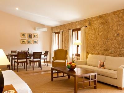 SAISON: Ebenerdige Finca mit Heizung und Gemeinschaftspool bei Manacor -- F 266 B