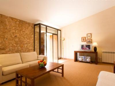 SAISON: Ebenerdige Finca mit Heizung und Gemeinschaftspool bei Manacor -- F 266 B