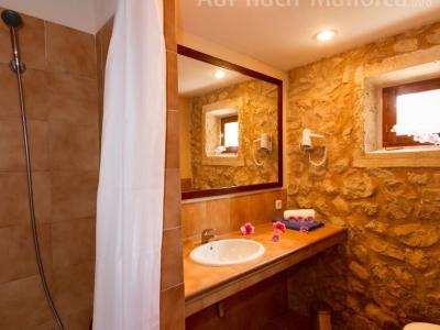 SAISON: Ebenerdige Finca mit Heizung und Gemeinschaftspool bei Manacor -- F 266 B