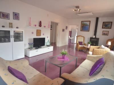 SAISON: Ebenerdiges Chalet mit Garten und Kamin am S Amarrador -- Santanyi -- CH 139 T