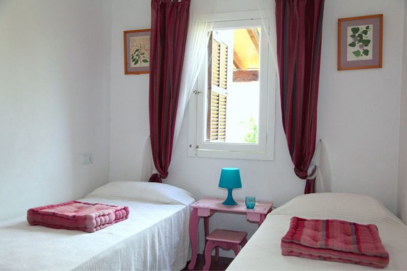 SAISON: Ebenerdiges Chalet mit Garten und Kamin am S Amarrador -- Santanyi -- CH 139 T