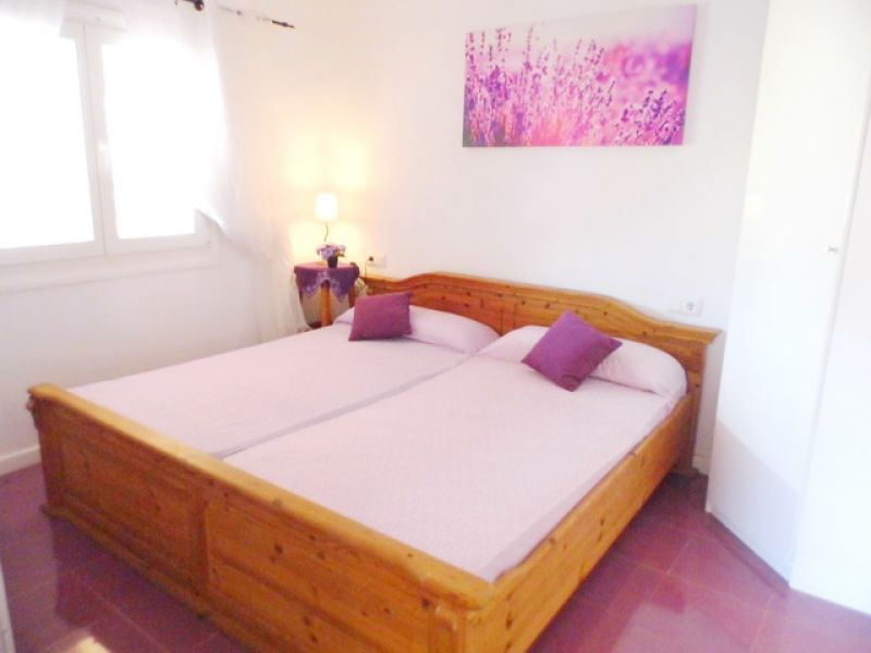 SAISON: Ebenerdiges Chalet mit Garten und Kamin am S Amarrador -- Santanyi -- CH 139 T