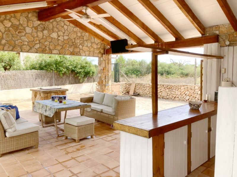 SEASON: Single-storey chalet with kl. Pool in a green zone - near Cala Mondragó - Santanyi - CH