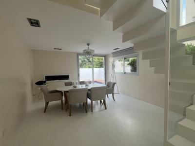 SAISON: Exklusives 2 Etagenchalet mit Pool in ruhiger Lage von Sa Rapita -- CH 77 T