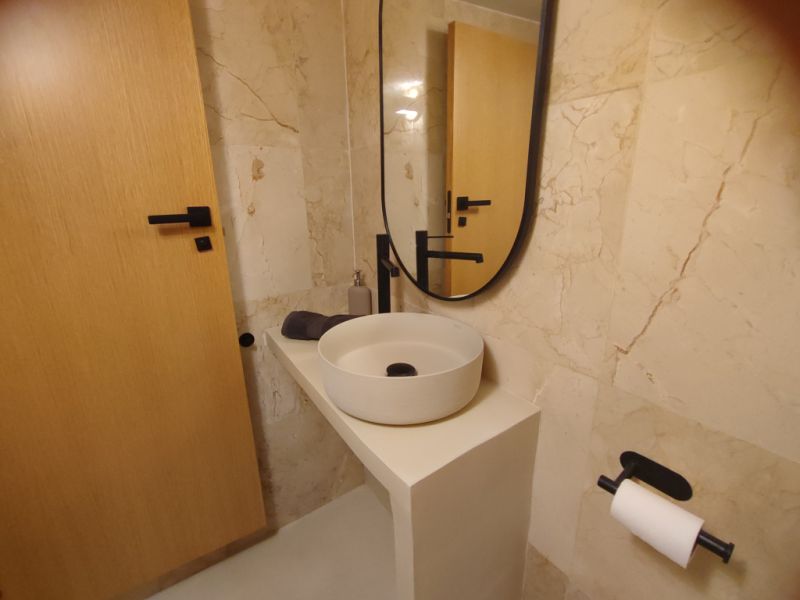 SAISON: Moderne 2 Etagenparterrewohnung ohne Terrasse  im Zentrum von Felanitx -- AP 26 T