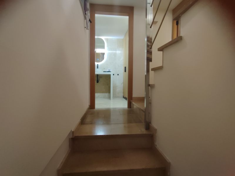 SAISON: Moderne 2 Etagenparterrewohnung ohne Terrasse  im Zentrum von Felanitx -- AP 26 T