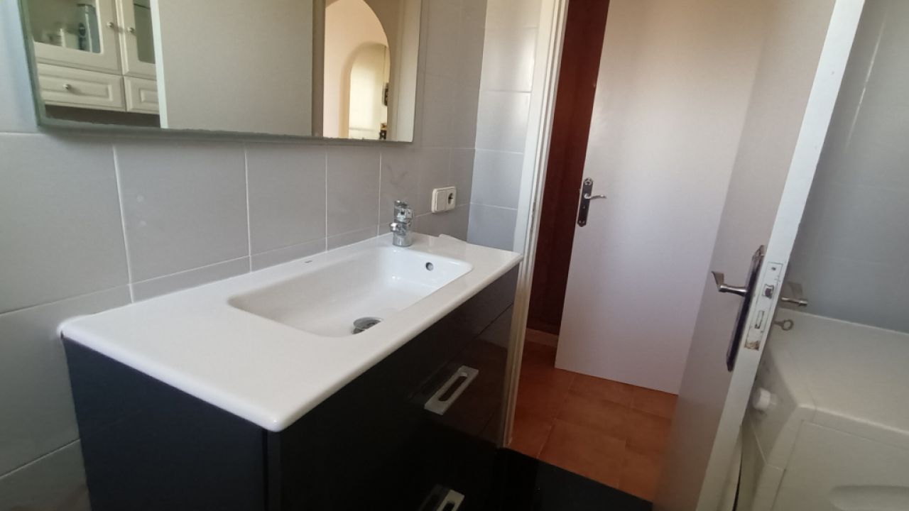 SAISON: Modernes Apartment mit Winterterrasse und Meerblick in Cala Dor -- AP 132 T