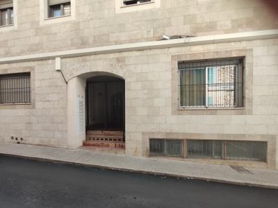 SAISON: Modernes Parterreapartment ohne Terrasse im Zentrum von Felanitx --- AP 26 T