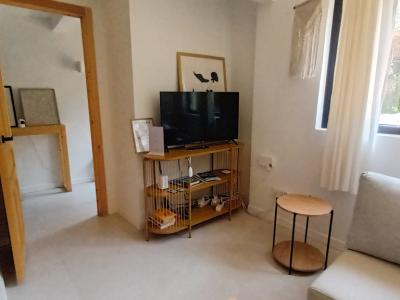 Temporada: Moderno chalet en planta baja en una zona boscosa cerca de la cala Cala LLombards --CH 12 T