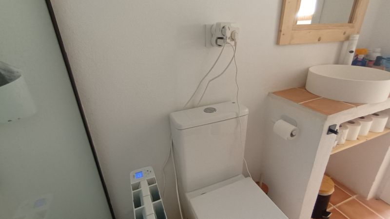 Temporada: Moderno chalet en planta baja en una zona boscosa cerca de la cala Cala LLombards --CH 12 T