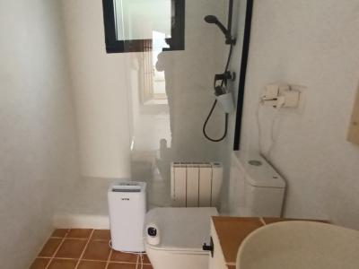 Temporada: Moderno chalet en planta baja en una zona boscosa cerca de la cala Cala LLombards --CH 12 T