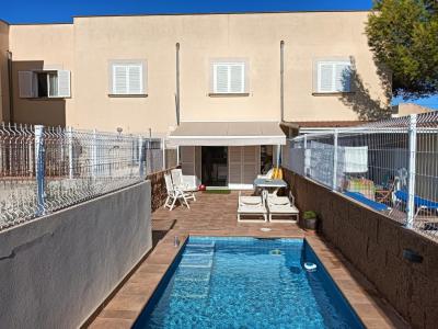 SAISON: Modernes Reihenhaus mit Pool in Son BIelo - Süden -- RH 06 T/WT