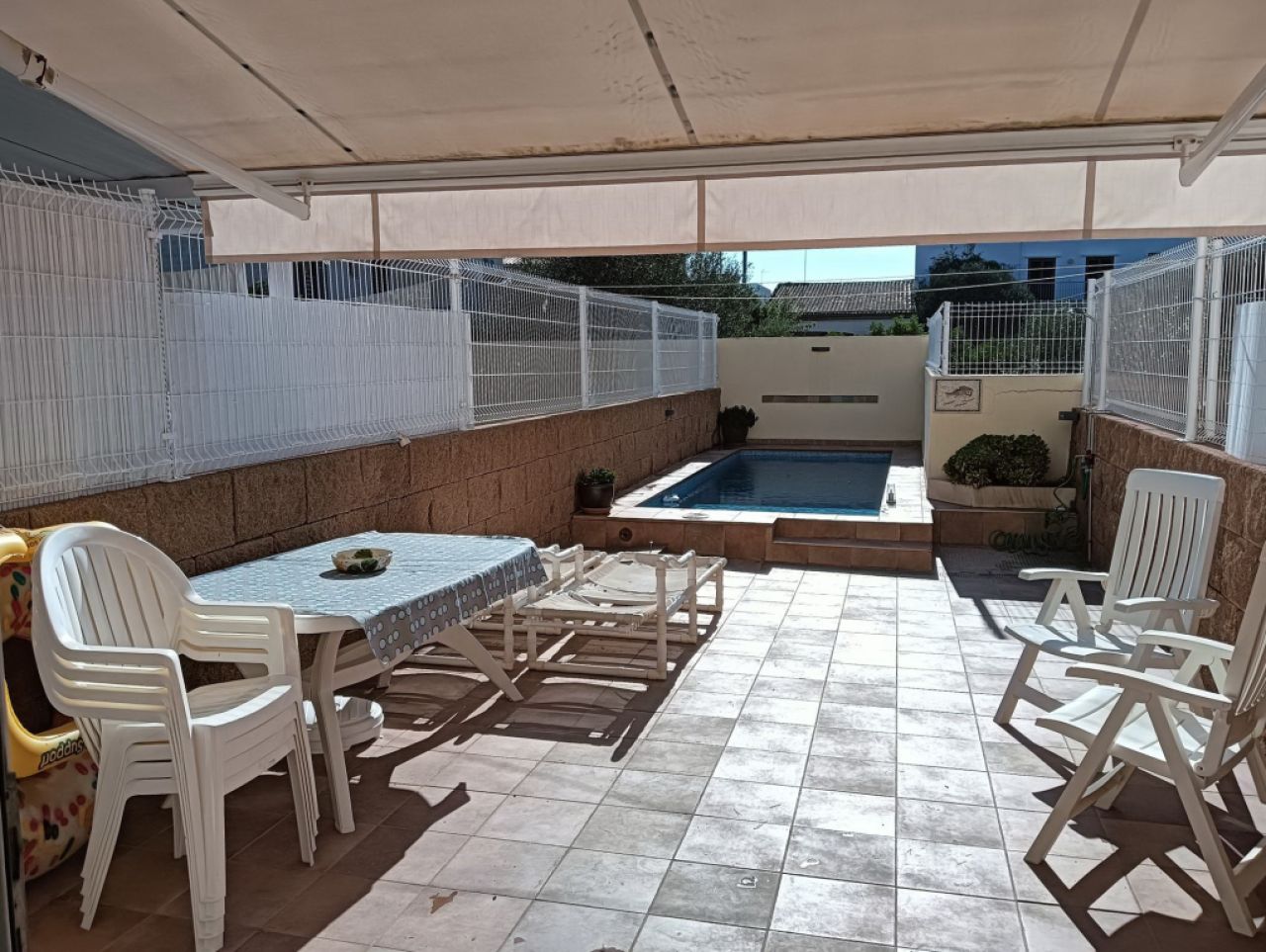 SAISON: Modernes Reihenhaus mit Pool in Son BIelo - Süden -- RH 06 T/WT