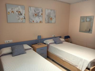 SAISON: Modernes Reihenhaus mit Pool in Son BIelo - Süden -- RH 06 T/WT