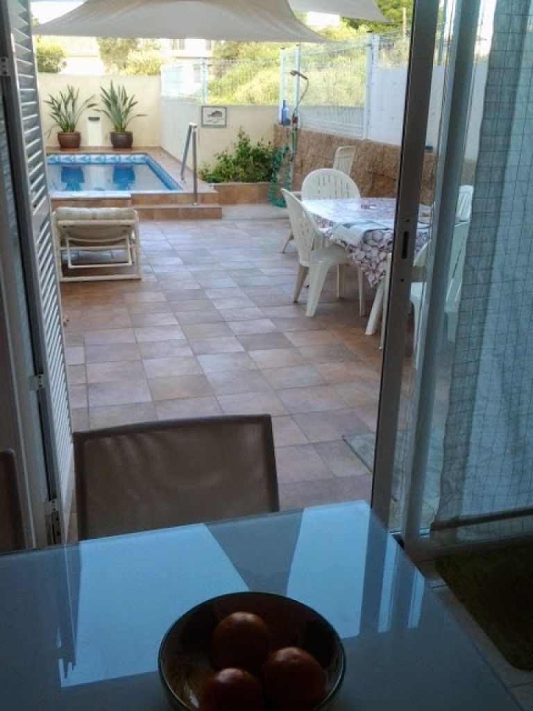 SAISON: Modernes Reihenhaus mit Pool in Son BIelo - Süden -- RH 06 T/WT