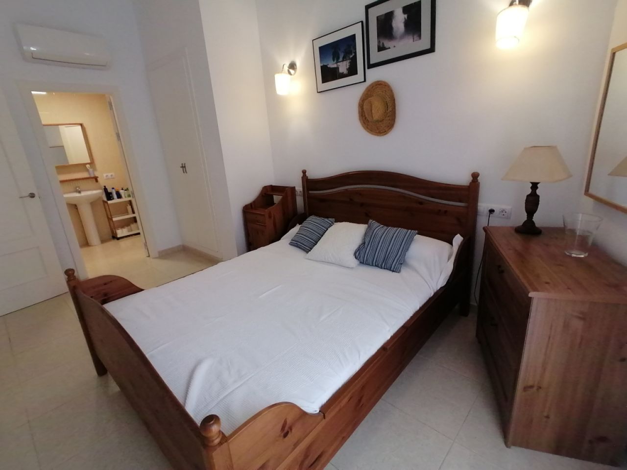 Season: Ground-floor apartment with 2 terraces and AC in Colonia St Jordi --- AP 24 T