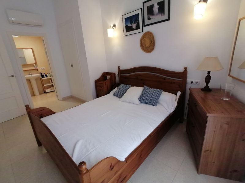 Season: Ground-floor apartment with 2 terraces and AC in Colonia St Jordi --- AP 24 T