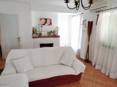 SAISON: Parterreapartment mit Garten/ Terrassen in Colonia St Jordi -- AP 07 T