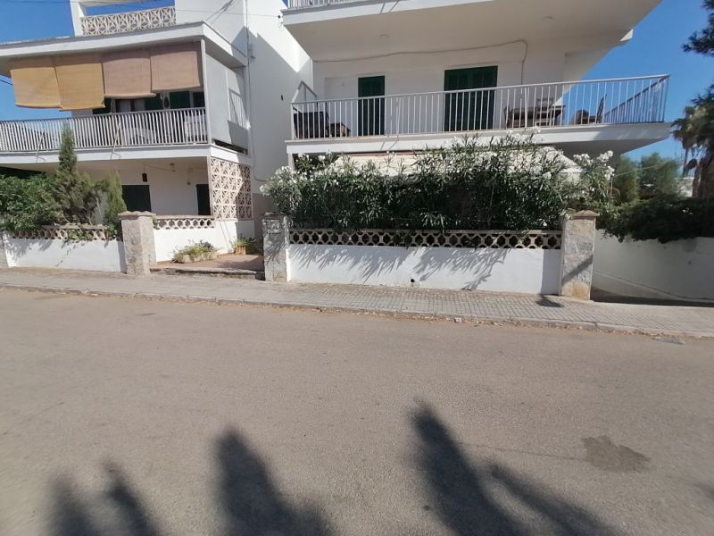 SAISON: Parterreapartment mit Garten/ Terrassen in Colonia St Jordi -- AP 07 T