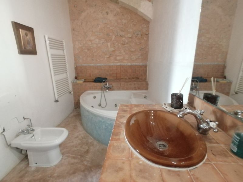 Saison: Parterreapartment mit Ölzentralheizung, Terrasse auf dem Lande bei Cas Concos-- AP 62 T