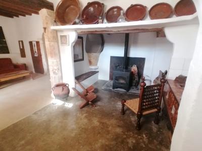 Saison: Parterreapartment mit Ölzentralheizung, Terrasse auf dem Lande bei Cas Concos-- AP 62 T