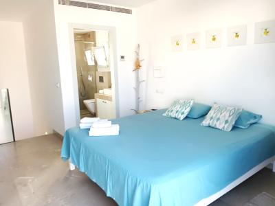 TEMPORADA: Hermoso apartamento dúplex con aire acondicionado central y vista al mar en Porto Colom -