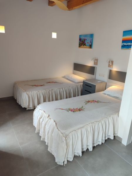 Saison: Schönes Reihenhaus mit viel Komfort und Terrassen in S Illot -- RH 13 T